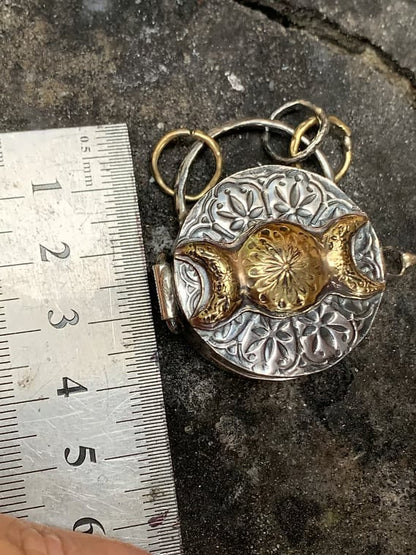 ✨100% Handmade 925 Silver Triple Moon & Tree of Life Locket(𝐄𝐦𝐦𝐚 𝐇𝐨𝐩𝐞 𝐇𝐚𝐧𝐝𝐦𝐚𝐝𝐞®)