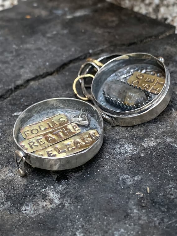 ✨100% Handmade 925 Silver Triple Moon & Tree of Life Locket(𝐄𝐦𝐦𝐚 𝐇𝐨𝐩𝐞 𝐇𝐚𝐧𝐝𝐦𝐚𝐝𝐞®)