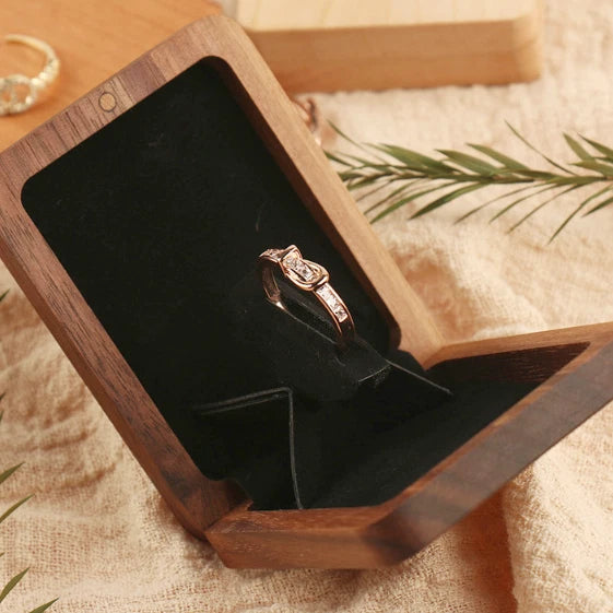 💍 Wooden Rotating Engagement Ring Box