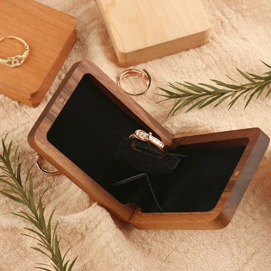 💍 Wooden Rotating Engagement Ring Box